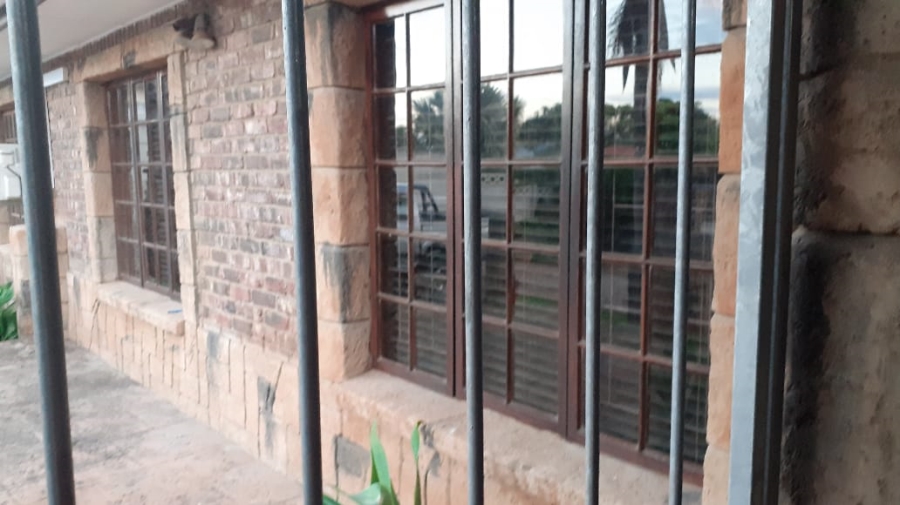 5 Bedroom Property for Sale in Campher Park Eastern Cape